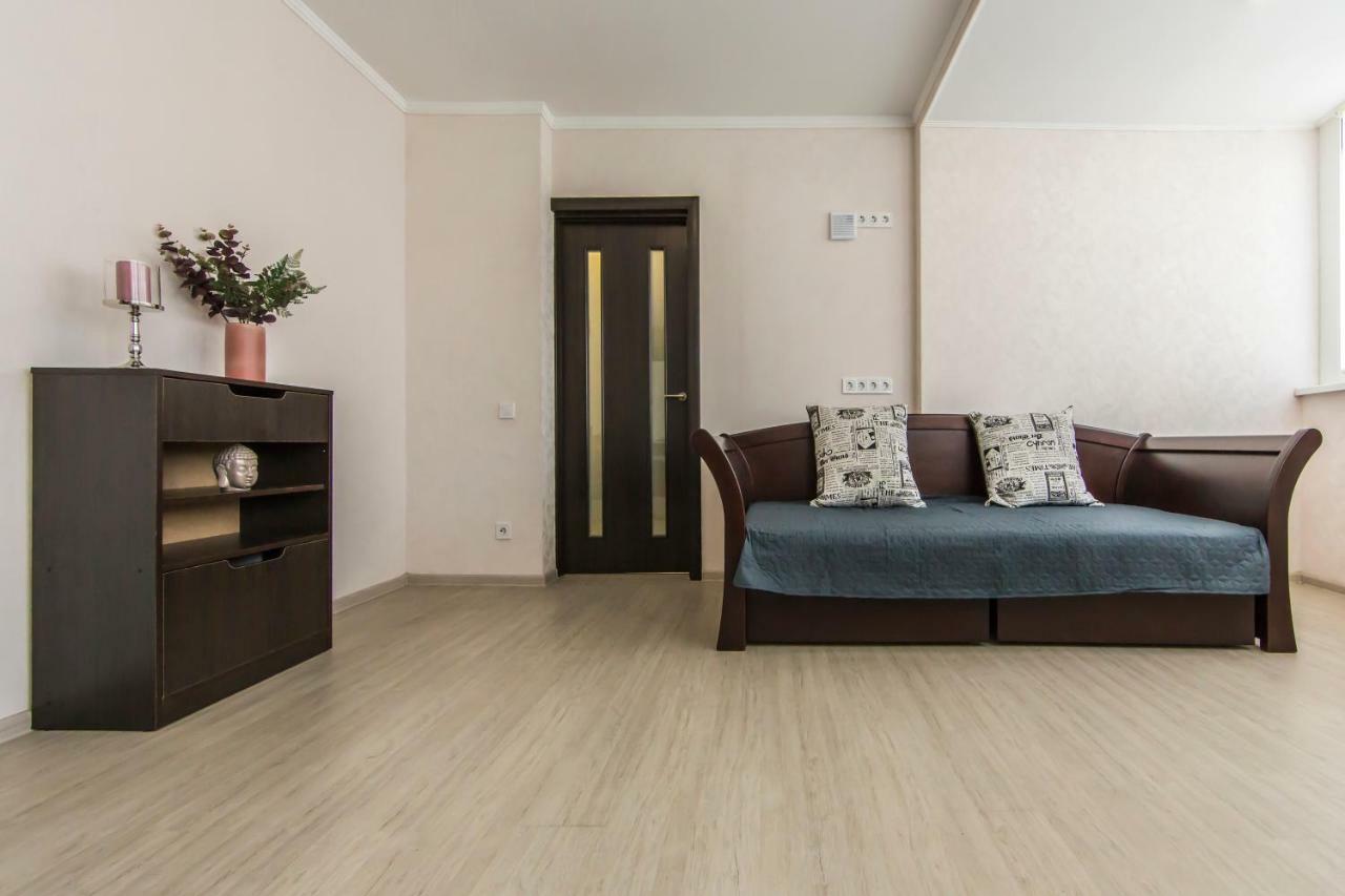 Super View, Luxury Apartment Near Chernihiv Metro. Kyiv Exterior photo