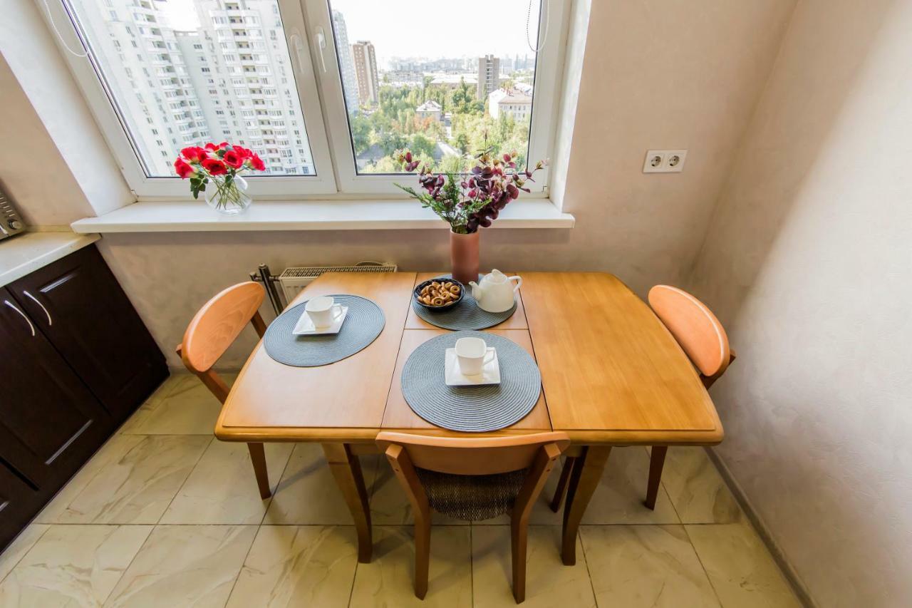 Super View, Luxury Apartment Near Chernihiv Metro. Kyiv Exterior photo
